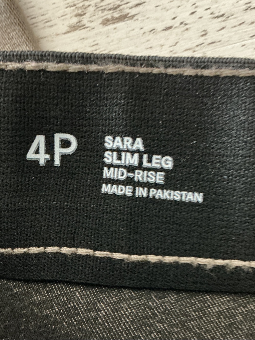 NWT Liz Claiborne Sara Slim Leg Pants 4P Walnut Mid Rise Secretly Slimming - Picture 11 of 13